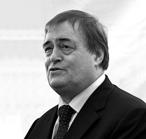 1024px-John_Prescott_on_his_last_day_as_Deputy_Prime_Minister,_June_2007